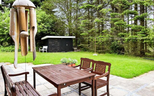 8 Person Holiday Home in Hojslev