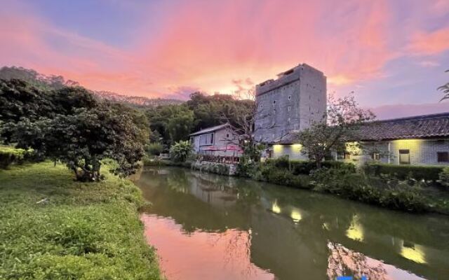 Deng Stone House Pastoral Resort