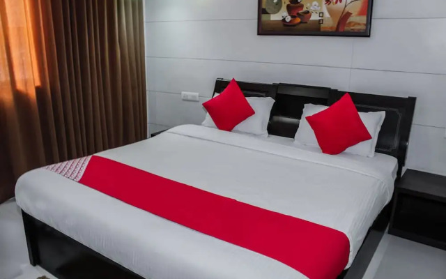 OYO 15715 Royal AR RESIDENCY