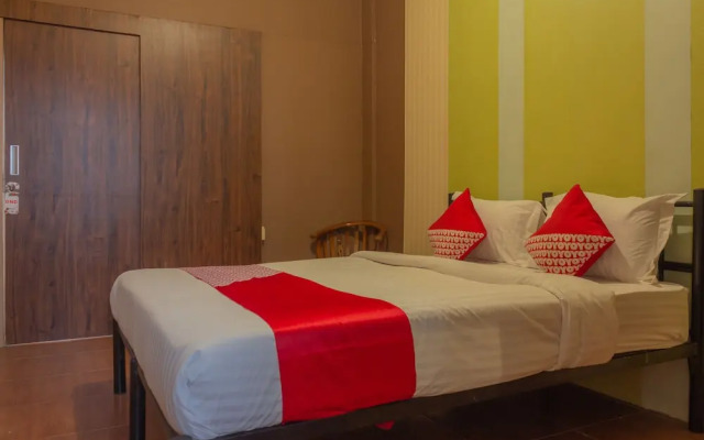 Pelangi Guest House by OYO Rooms