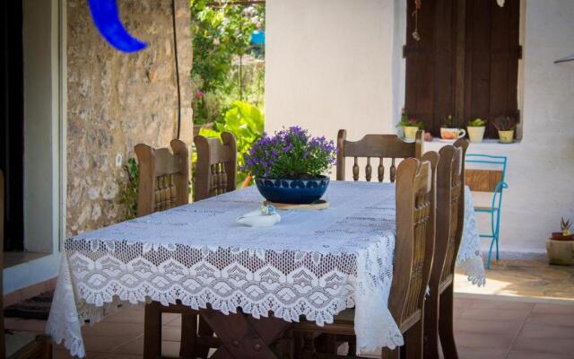 Gioia Traditional House