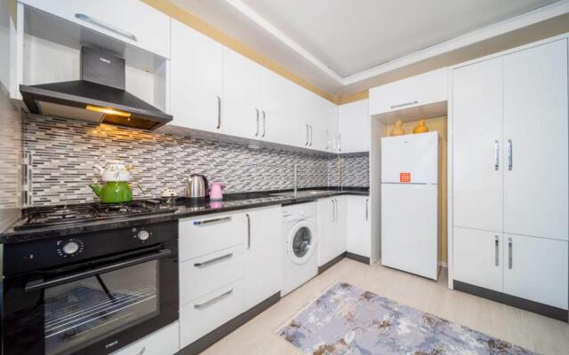 Business-friendly Flat Close to Beach in Konyaalti