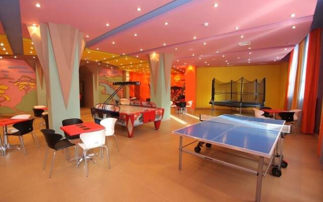 Multi Rest House