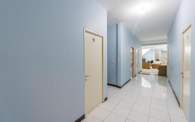 OYO 2110 Rotterdam Guest House Syariah