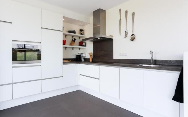 Modern Holiday Home in Kamperland With Garden