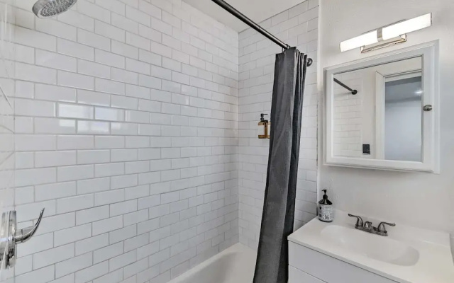1BD Montrose Living Prime Location Comfy Beds