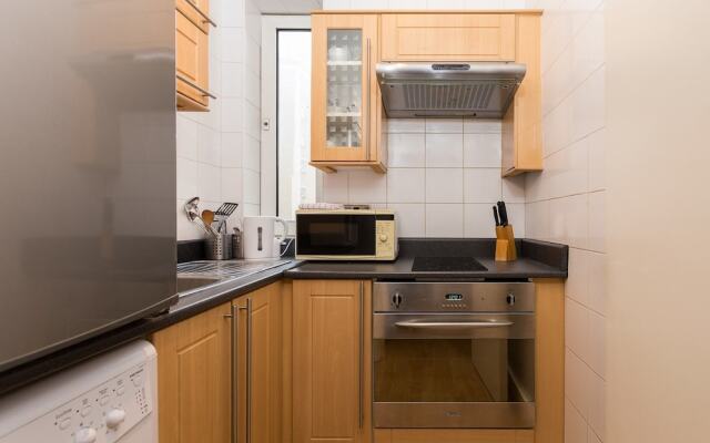 2 Bed Apartment In Kensington