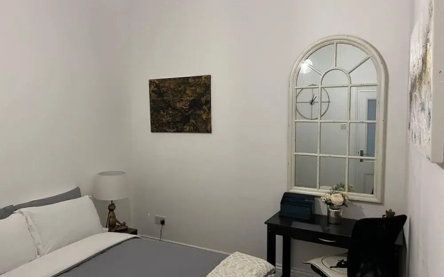 Modern and Spacious 2 Bedroom Flat Near Shoreditch