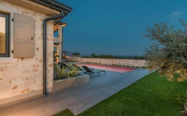 Exclusive Living Villas