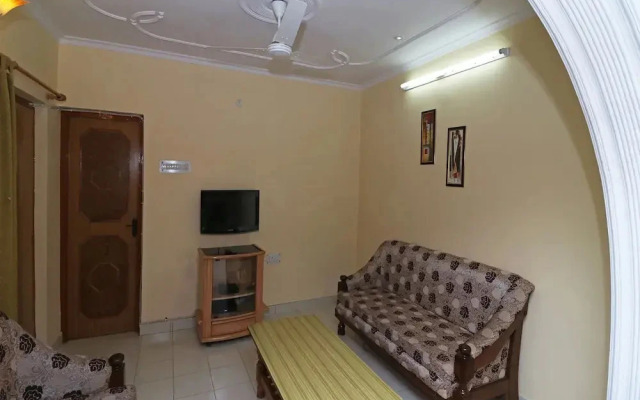 OYO Home 13666 Modern 3BHK