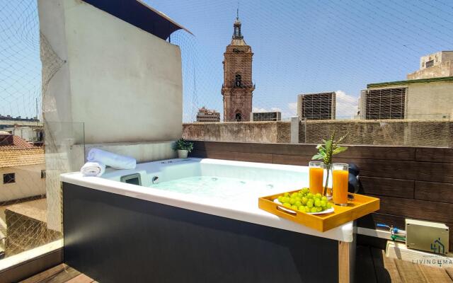 Skyline Rooftop Jacuzzi