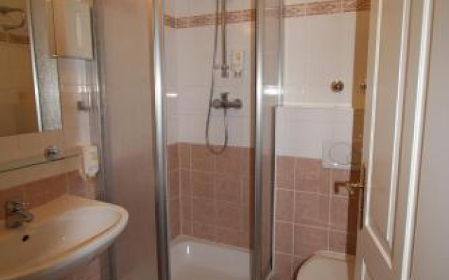 Suite Hotel 900 m zur Oper