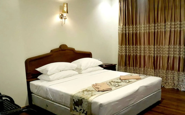 Famous Hotel Bagan