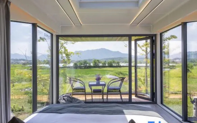 Floral Hotel · Accompany the summer Hotel