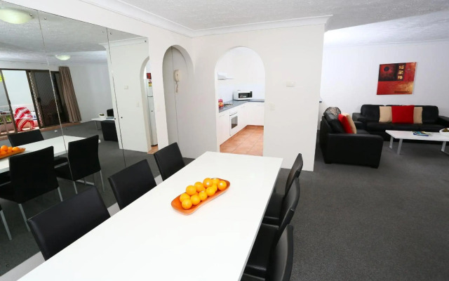 St Tropez Apartments