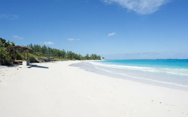 Sandy Hill Beach House 6 Bedroom Home