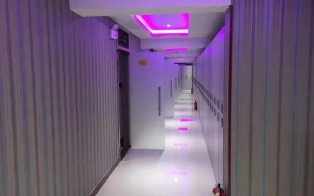 Zhumengzhe Capsule Hotel (Kunming Railway Station)