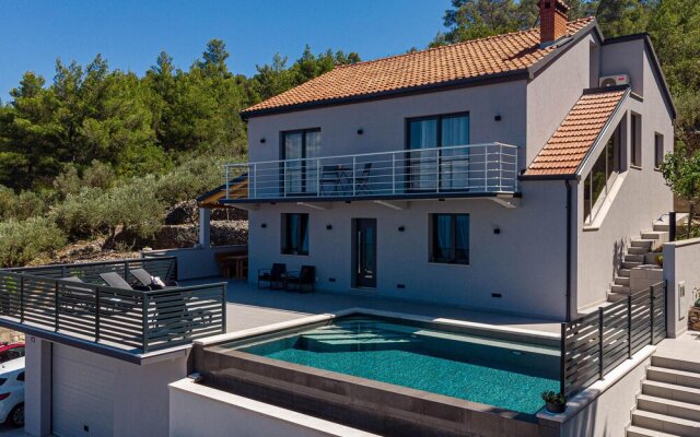 Stunning Home in Blato With Wifi, 3 Bedrooms and Outdoor Swimming Pool