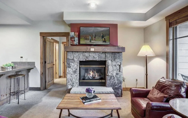 Ski-in Mountain Thunder Lodge 2 Bedroom Condo