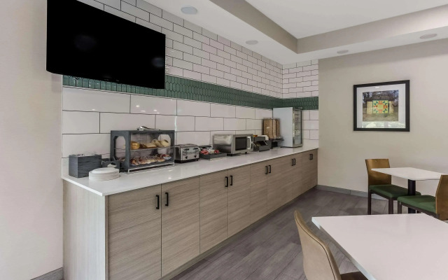 MainStay Suites Bourbonnais - Kankakee