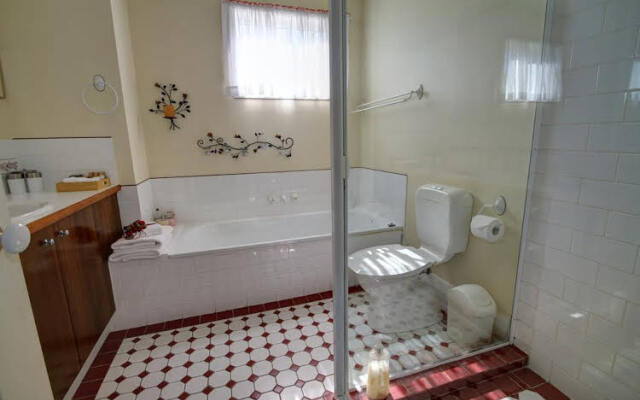 Rosevillehouse Bed & Breakfast