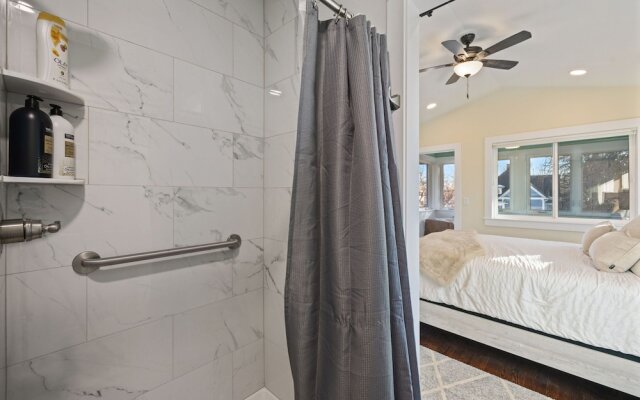 Cozy Home in Downtown Loveland W/ Free Bikes!