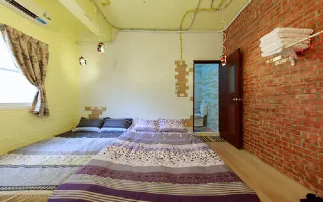 Roaming Ancient Bed and Breakfast