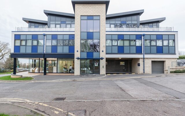 Roomspace Apartments -New Manor House