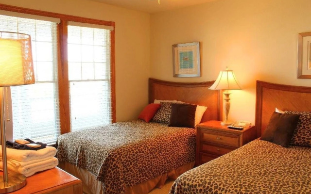 Gulfstream Village 111 3 Br condo by RedAwning