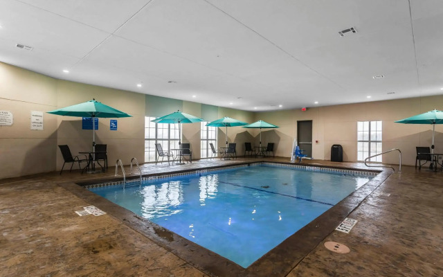 Comfort Suites University
