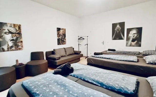 Comfy 3BR Apt for Groups Near Park