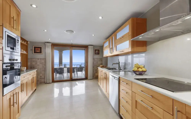 Luxury Villa Luna Suites frente al mar