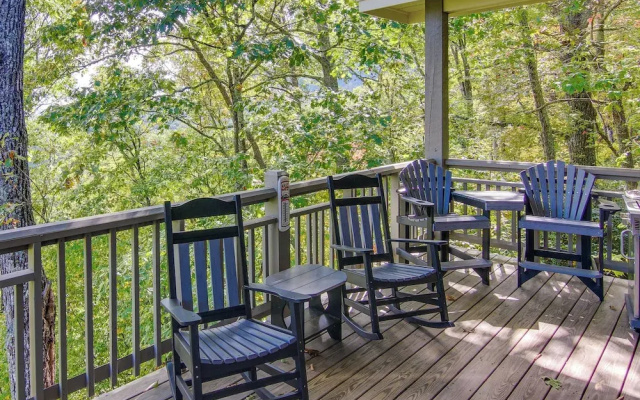 Mtn-view Condo w/ Screened Porch in Burnsville! - фото 5