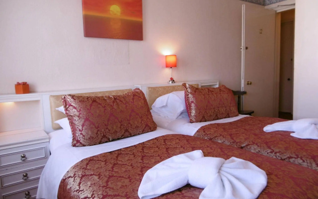 The Ellesmere Hotel