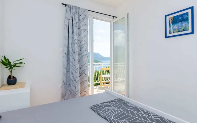 Apartment Konak - Two Bedroom Apartment With Balcony and Sea View