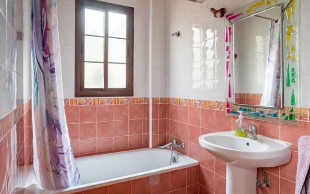 Simplistic Holiday Home in Sevilla with Terrace