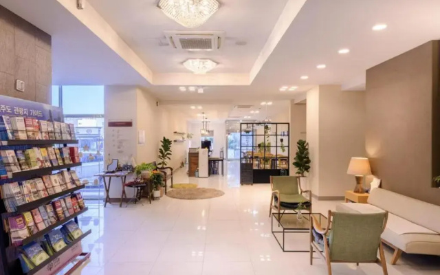 Pine Hill Hotel