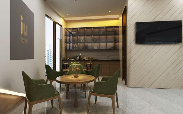 IU Hotel·Qingdao Development Zone Jinshatan