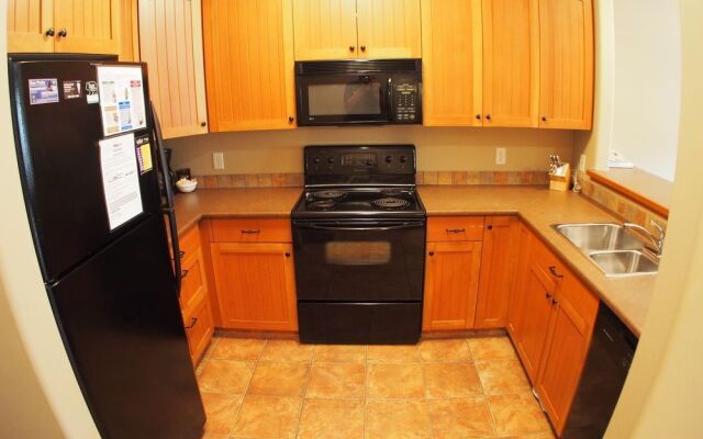 Trails Edge by Bear Country