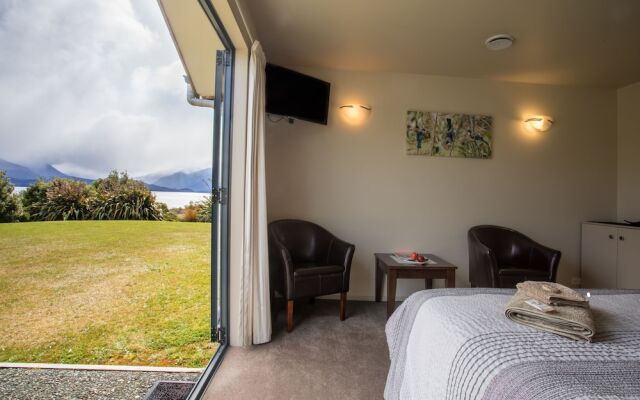 Loch Vista Lake View Villa Accommodation