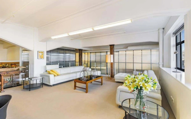 Spacious Room In Unique K Road Apartment