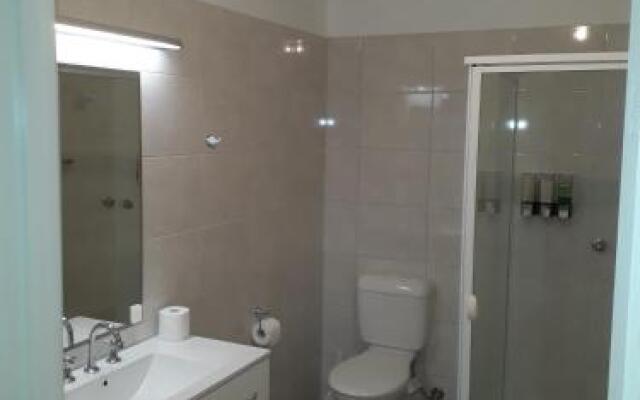 Desert Dwellers Underground B&B