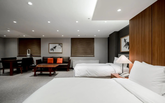 Oriens  & Residences