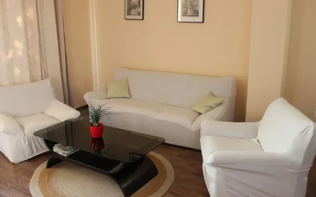 Spacious Holiday Home in Pakoštane near Sea