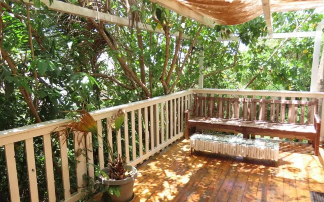 Akunamatata Guest House Cul de Sac