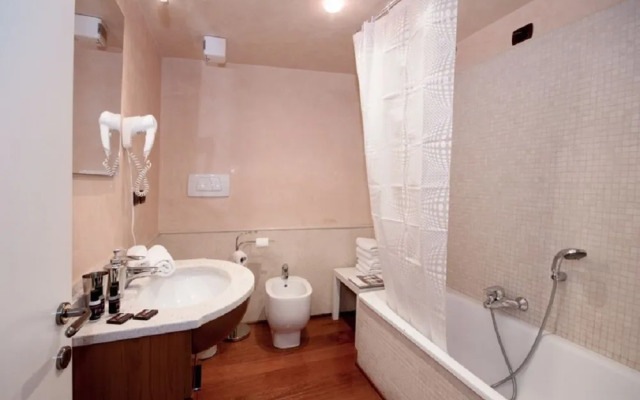 Doge Palace 4 - Locz