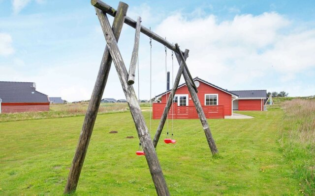 Picturesque Holiday Home in LÃ¸kken near Sea