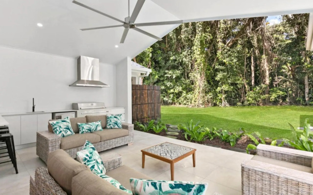 Coastal Vibes - Palm Cove