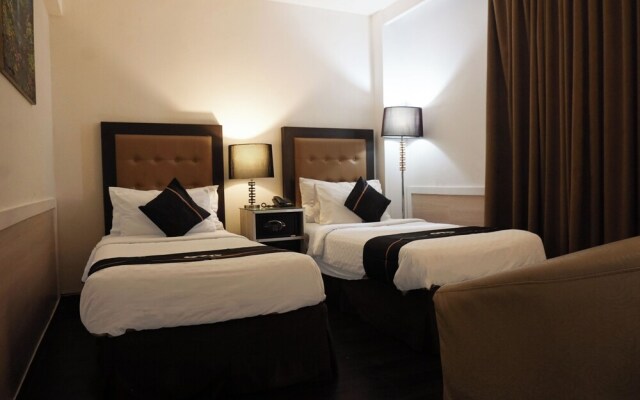Super OYO Townhouse Oak Grand Orienchi