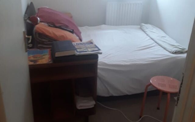 Uncle Errols Bed  Breakfast